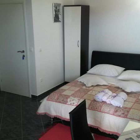 Rajcic Apartments Rogoznica  Rum bild