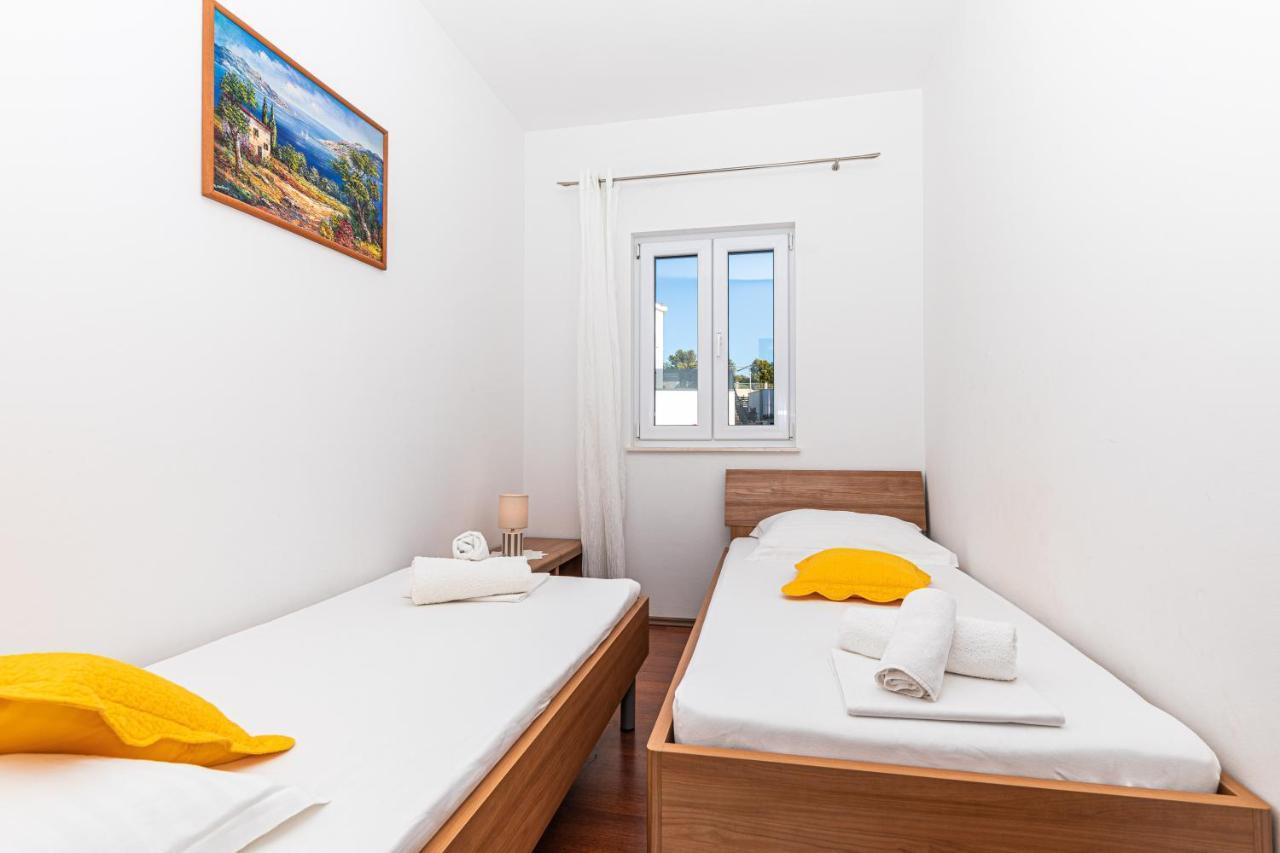 Rajcic Apartments Rogoznica  Exteriör bild